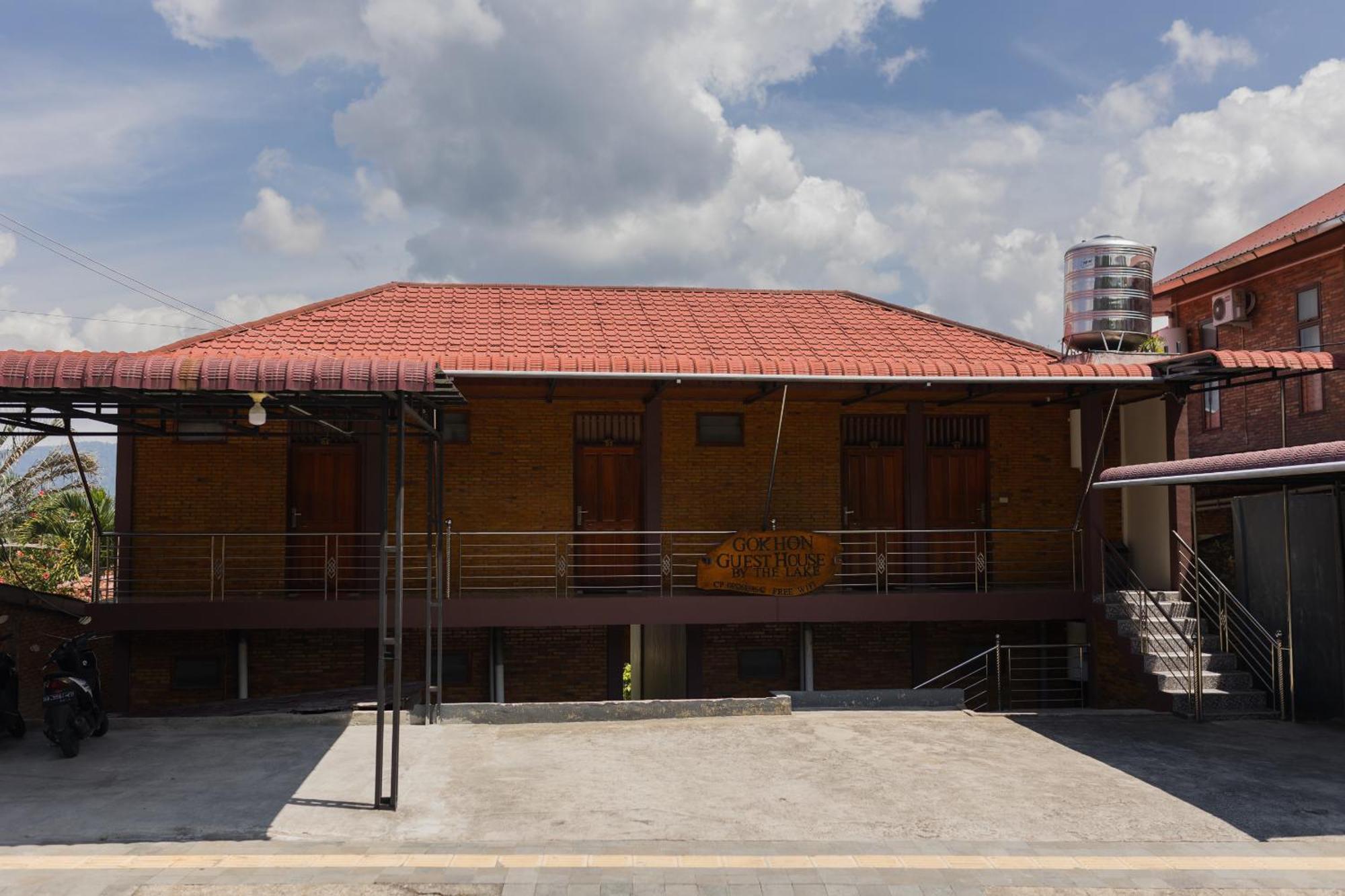 Gokhon Guest House Tuktuk Siadong Bagian luar foto